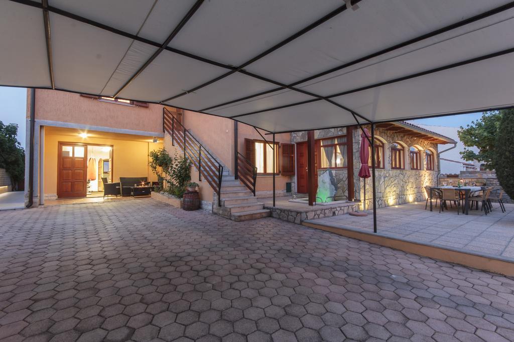 Villa Vinkuran Exterior photo