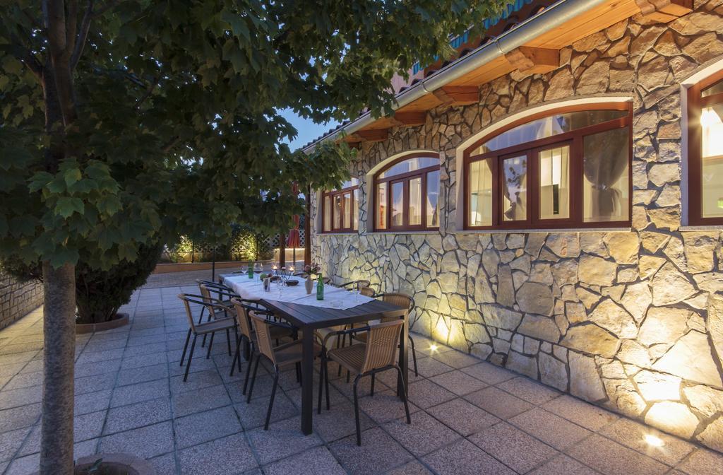 Villa Vinkuran Exterior photo
