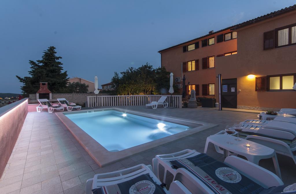 Villa Vinkuran Exterior photo