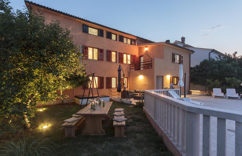 Villa Vinkuran Exterior photo